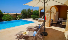 Large 3 bedroom house with swimming pool for sale in Aphrodite Hills