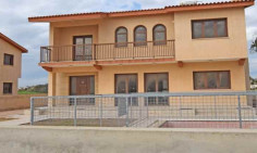 Beautiful 4 bedroom house with swimming pool for sale in Agia Thekla
