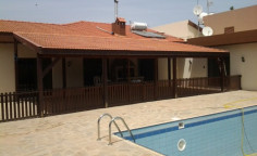 6 bedroom bungalow with swimming pool for sale in Parekklisia
