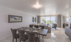 4 bedroom furnished apartment with swimming pool for sale in Germasogeia Tourist Area
