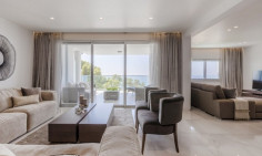 4 bedroom furnished apartment with swimming pool for sale in Germasogeia Tourist Area