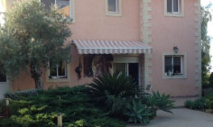 Spacious 4 bedrooms house with swimming pool for sale in Agios Athanasios