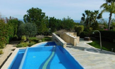Beautiful 3 bedroom house with swimming pool for sale in Latsi