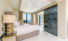 6 bedroom furnished house with swimming pool for sale in Agios Georgios