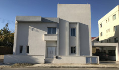 Luxury 3 bedroom house with swimming pool for sale in Zakaki