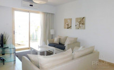 Spacious 2 bed apartment with swimming pool for sale in Kato Paphos