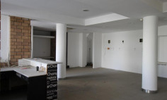 Shop 92 m2 for sale in Agioi Omologites
