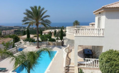 4 bedroom villa for sale in Peyia