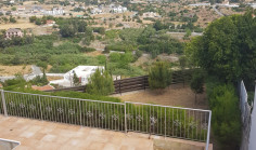 Luxury 5 bedrooms house with swimming pool for sale in Parekklisia
