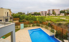 Spacious 4 bedroom house with swimming pool for sale in Amathus area