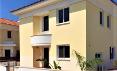 Large 3 bedroom furnished house with swimming pool for sale in Kapparis