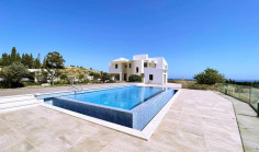 4 bedroom furnished villa with swimming pool to rent in Kouklia
