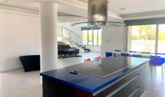 5 bedroom villa with swimming pool for sale in Kouklia