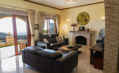 4 bedroom villa with swimming pool for sale in Tsada