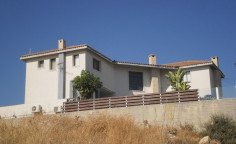 House (detached) in Agia Fyla, Limassol for rent 