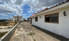 5 bedroom house for sale in Apesia