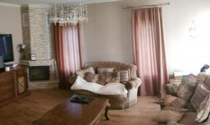 Beautiful 4 bedroom house with swimming pool for sale in Ypsonas