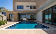 5 bedroom furnished villa with swimming pool for sale in Germasogeia