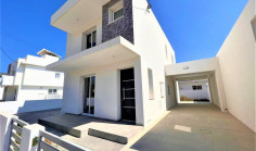 Beautiful 3 bedroom house with swimming pool for sale in Frenaros