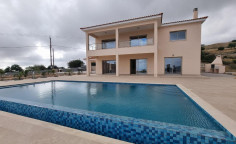4 bedroom house with swimming pool for sale in Akoursos