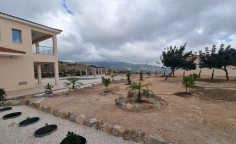 4 bedroom house with swimming pool for sale in Akoursos