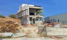 5 bedroom house with swimming pool for sale in Agios Athanasios