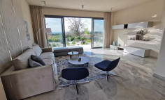Large 3 bedroom house with swimming pool for sale in Chloraka