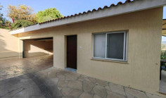5 bedroom house with swimming pool to rent in Agios Athanasios