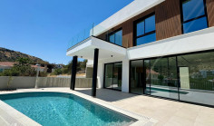 Large 3 bedroom house with swimming pool for sale in Germasogeia