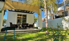 Large 2 bedroom house with swimming pool for sale in Kalogiroi
