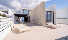Luxury 5 bedroom furnished villa with swimming pool for sale in Peyia