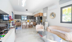 Spacious 5 bedroom house with swimming pool for sale in Germasogeia