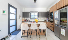 Spacious 5 bedroom house with swimming pool for sale in Germasogeia