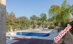 Luxury 3 bedrooms house with swimming pool for sale in Kouklia