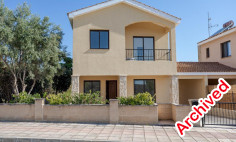 Luxury 3 bedrooms house with swimming pool for sale in Kouklia