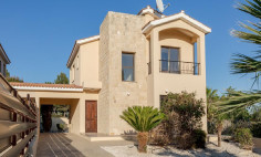 3 bedrooms house with swimming pool for sale in Kouklia