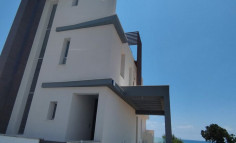 Spacious 4 bed house with swimming pool for sale in Ayia Napa