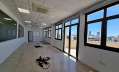 Office 391 m2 to rent in Agios Athanasios