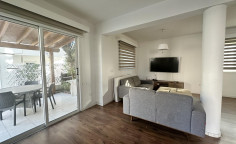 3 bedroom walking distance from the beach detached house in Dekelia road 
