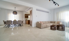 Spacious 3 bedrooms house with swimming pool for sale in Kissonerga