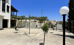8 bedrooms house with the big plot in Kalavasos 8 bedrooms house with the big plot in Kalavasos