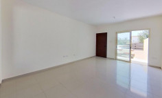 3 bedroom maisonette for sale in Tala