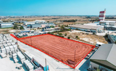 Land 4051 m2 for sale in Aradippou, Larnaca