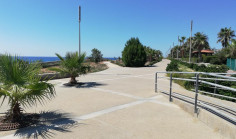 4+1 bedroom house in Pervolia only 50 metres from the beach 