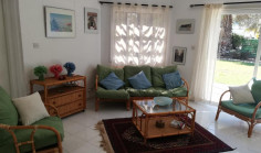4+1 bedroom house in Pervolia only 50 metres from the beach 