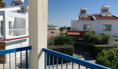 4+1 bedroom house in Pervolia only 50 metres from the beach 