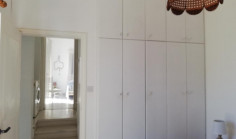 4+1 bedroom house in Pervolia only 50 metres from the beach 