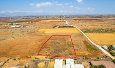 Agricultural 4683 m2 for sale in Peristerona