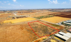 Agricultural 4683 m2 for sale in Peristerona