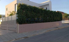 Spacious four bedroom home in Kolossi with sea view 